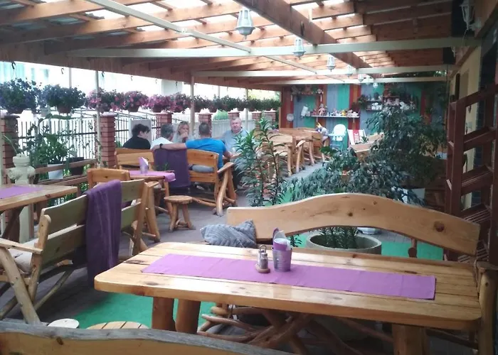 I Restauracja U Zdzicha Nocleg ze śniadaniem 4*